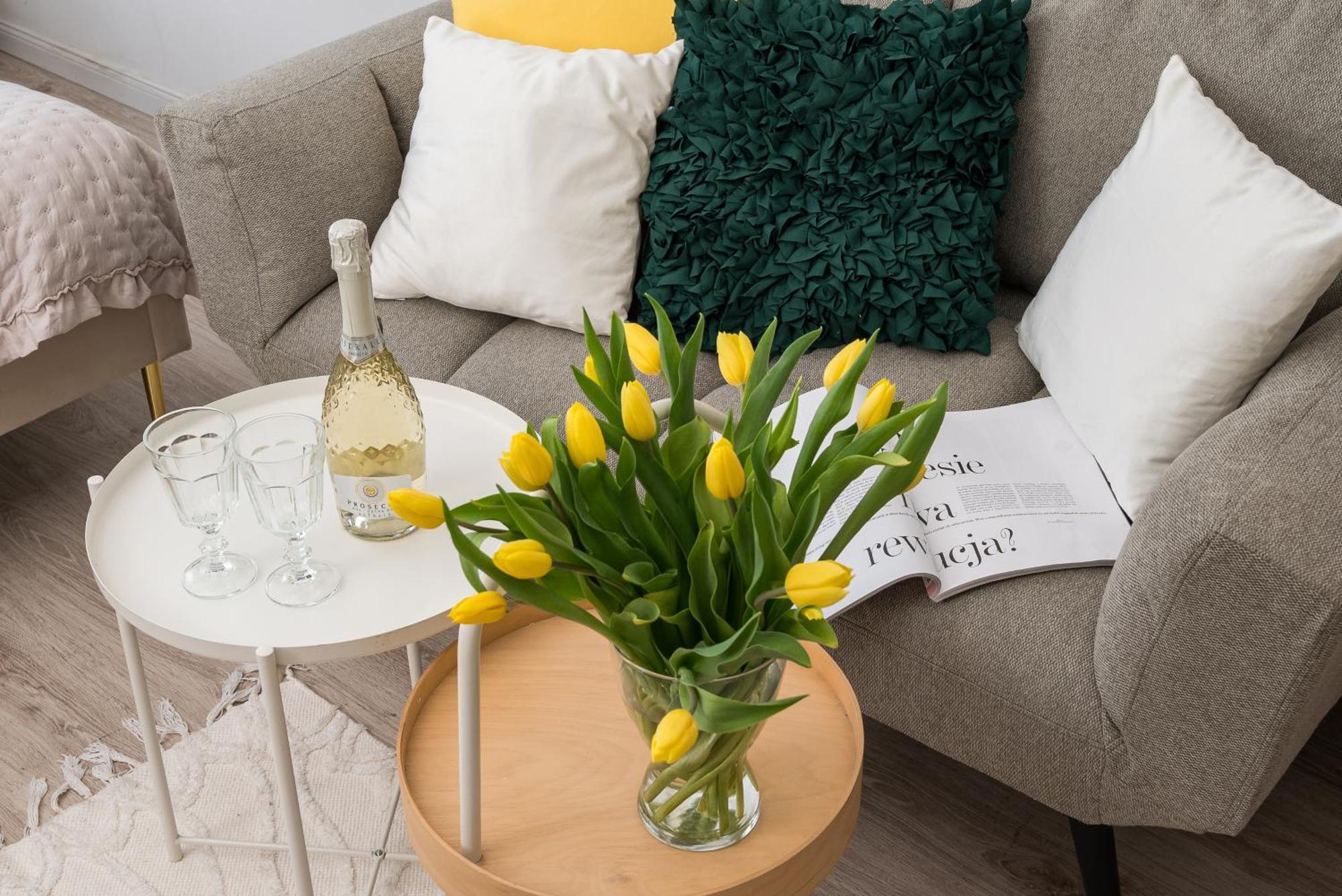 Green Oasis Charming Loft In A Historic Warsaw Tenement House 900 M From Central Station Buitenkant foto