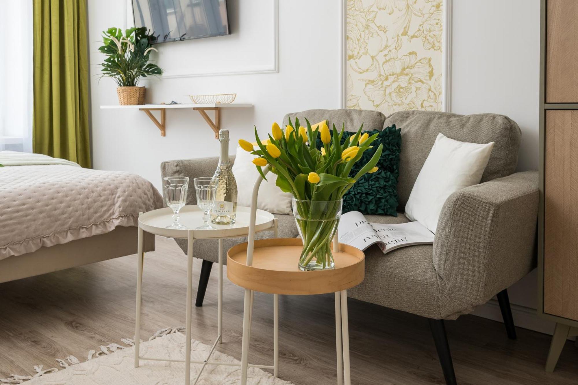 Green Oasis Charming Loft In A Historic Warsaw Tenement House 900 M From Central Station Buitenkant foto