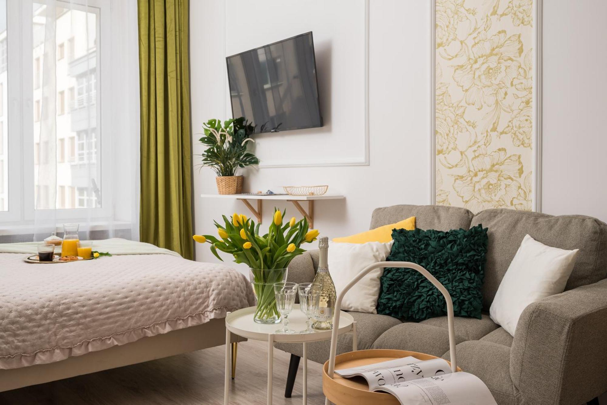 Green Oasis Charming Loft In A Historic Warsaw Tenement House 900 M From Central Station Buitenkant foto
